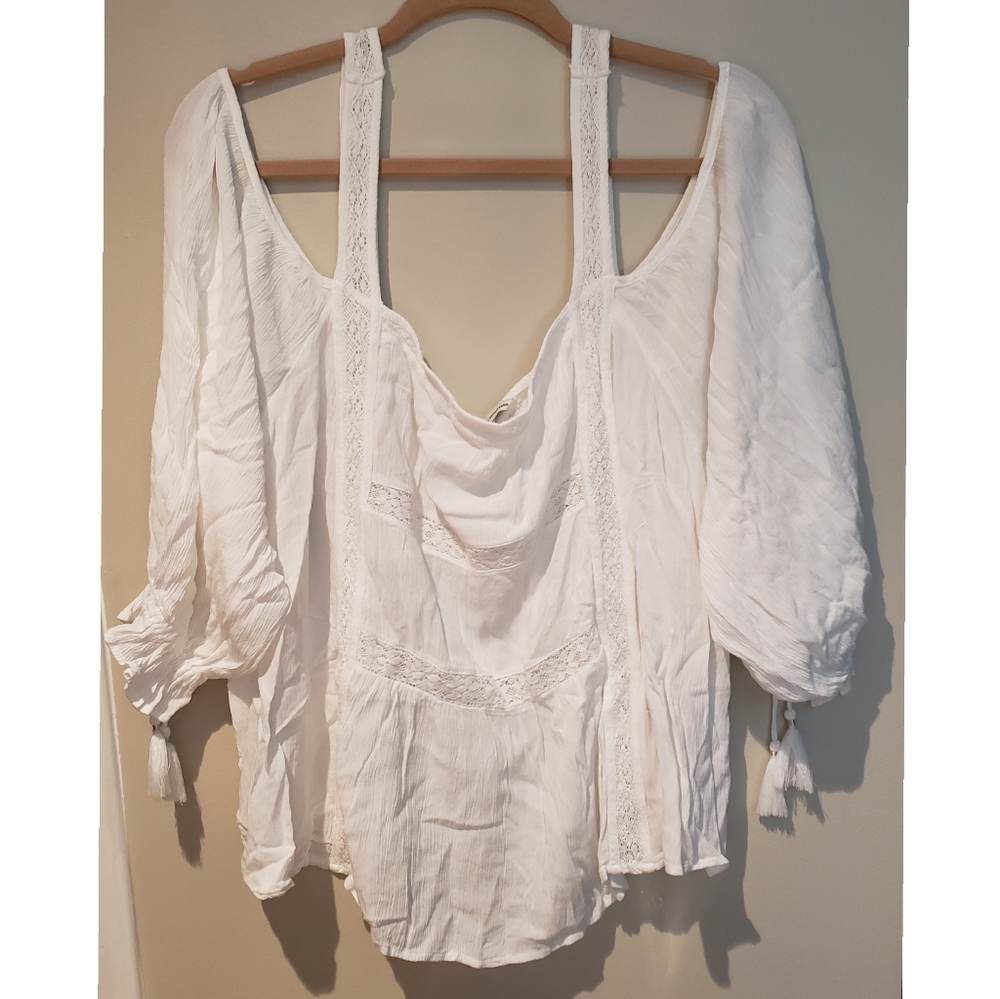 NWOT American Eagle Cold Shoulder Top